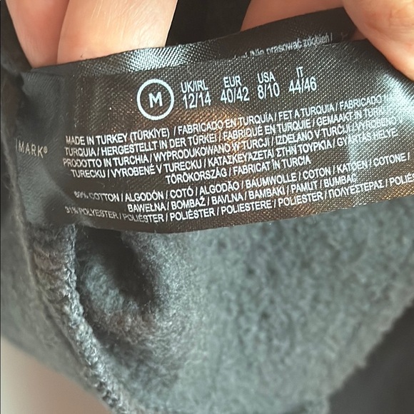 Primark Medium Black Cropped Sweatshirt with Sequin Stars Fleece Lined - Picture 6 of 10